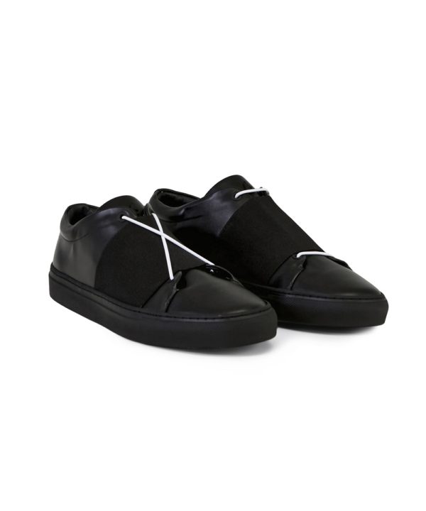XOXO N.N Low-Top Black Sneaker